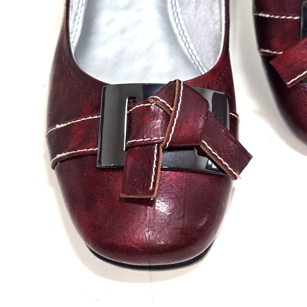 Life Stride Women's Leather Loafer Slip On Shoe Size 9 Burgundy Buckle Bow EUC - Picture 9 of 10